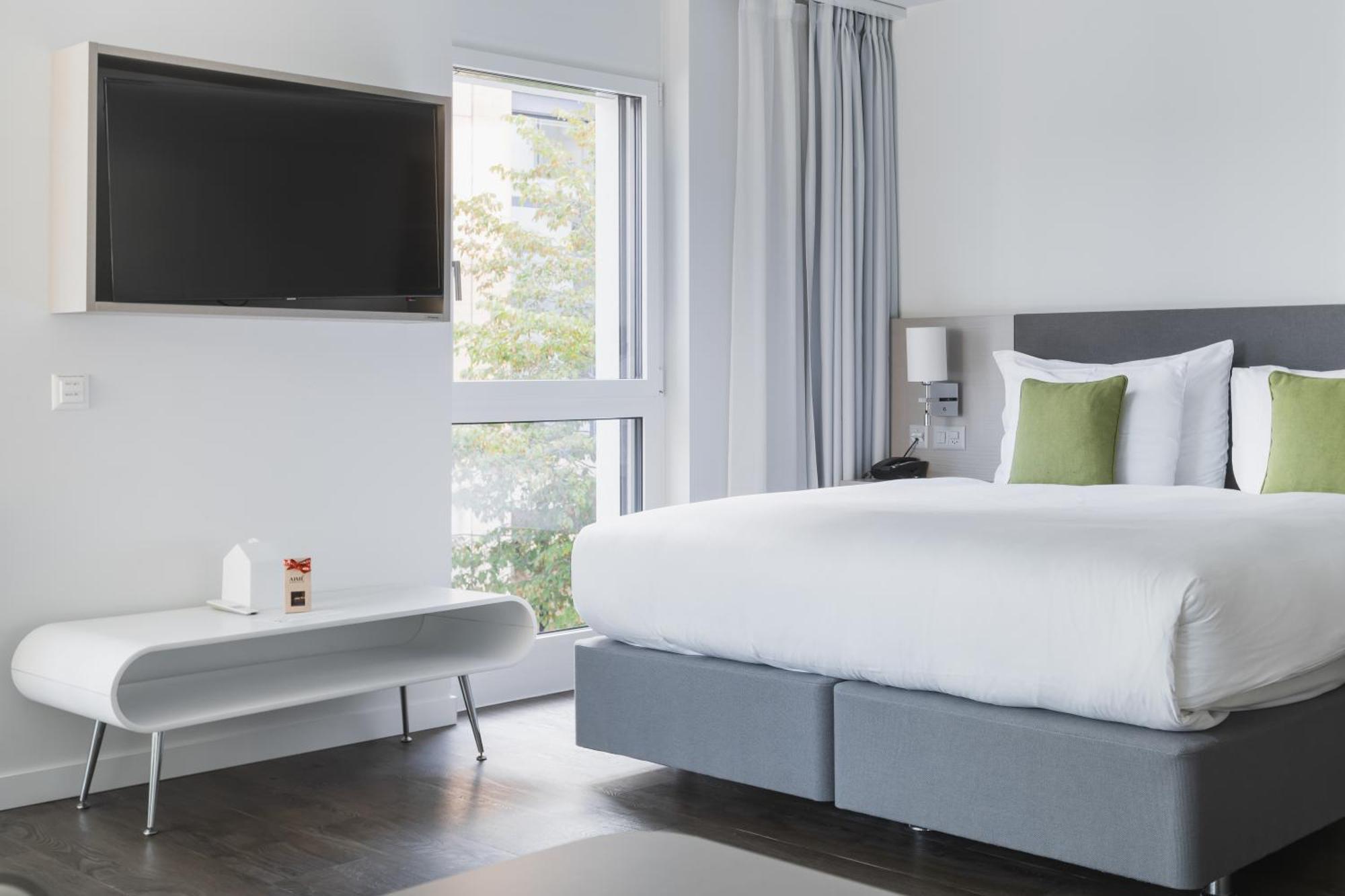 Base Nyon Hotel Luaran gambar