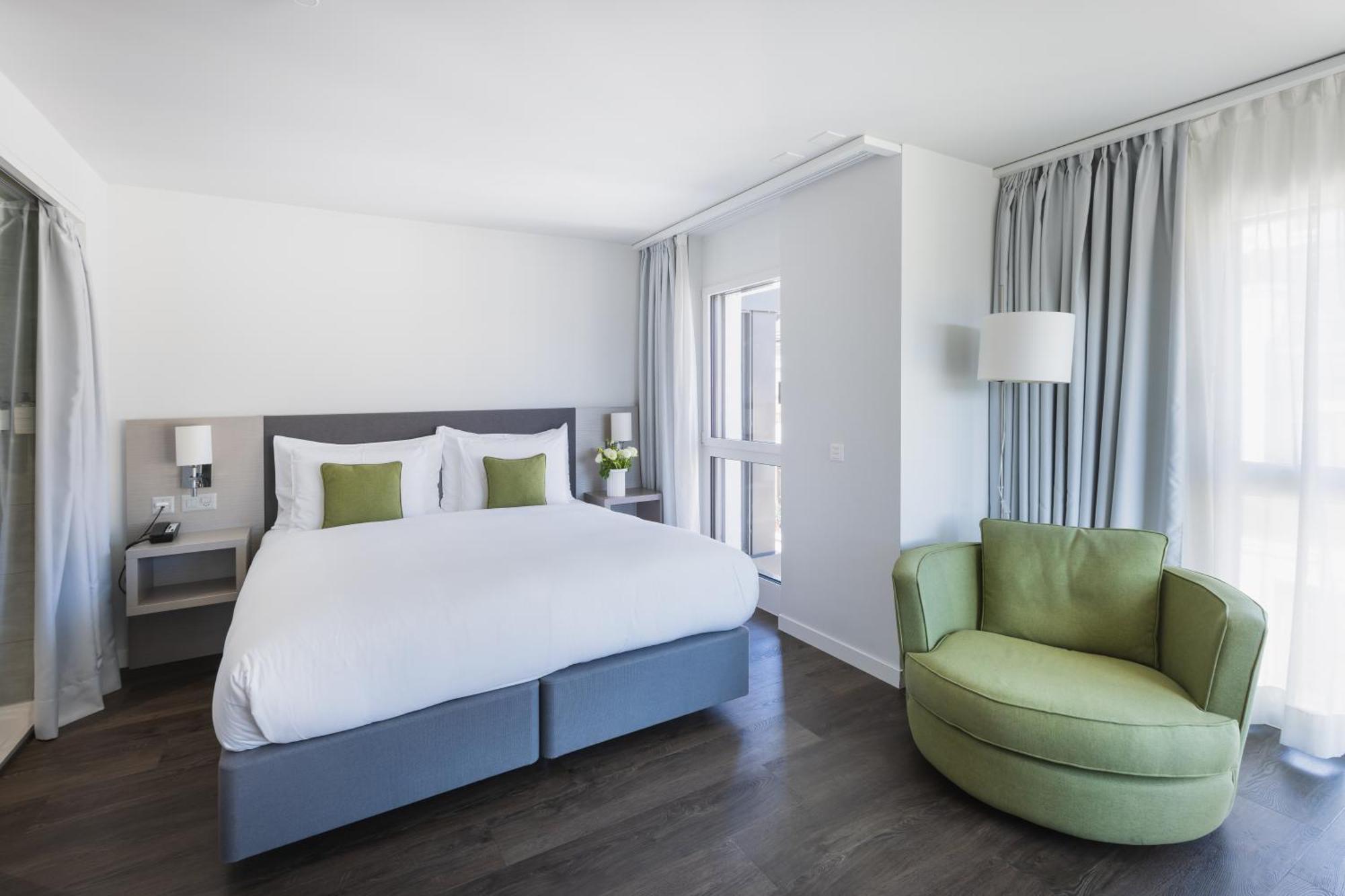 Base Nyon Hotel Bilik gambar